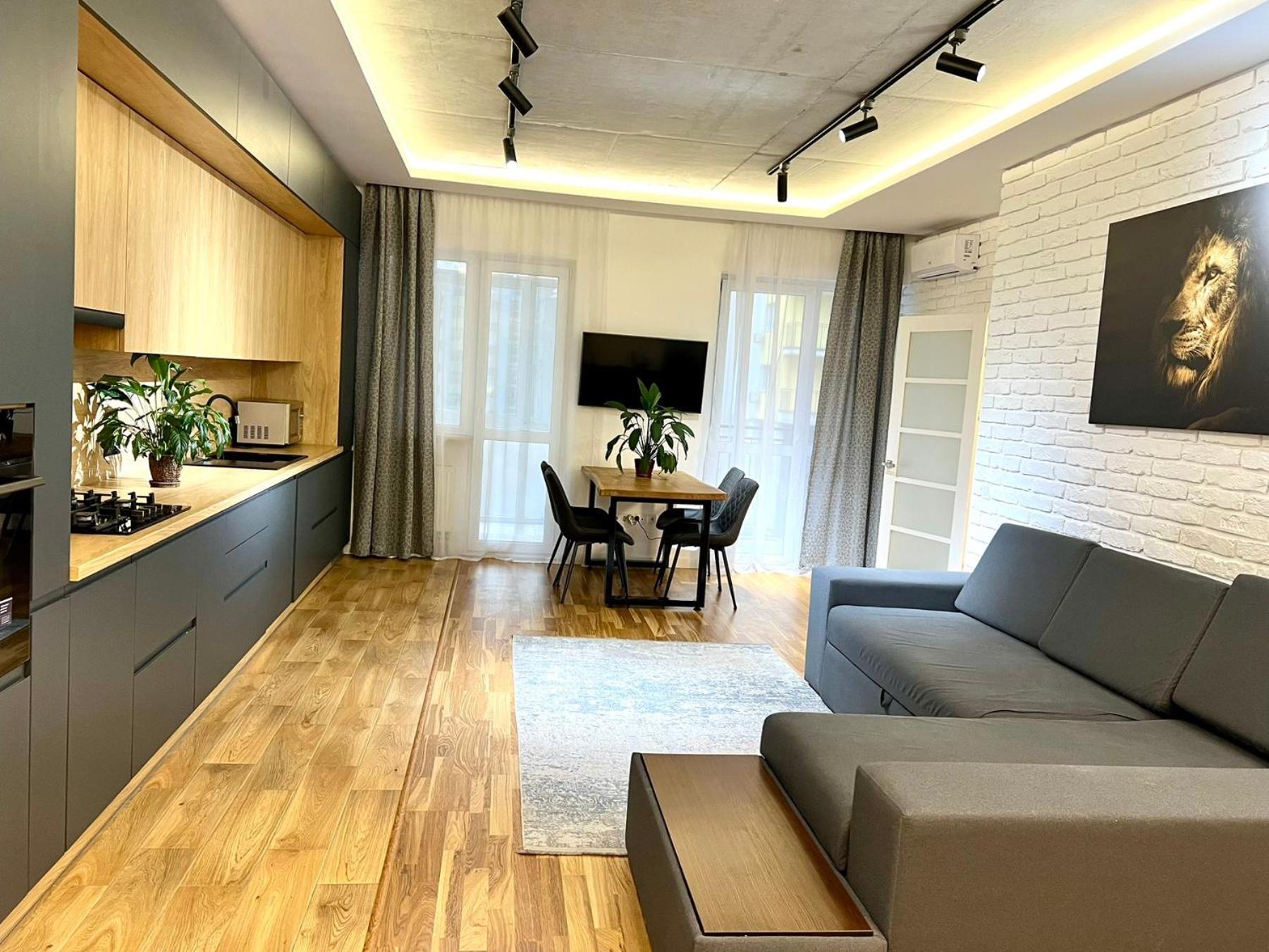 Osapart Romantic Apartment In The Complex Great Britain Lviv Buitenkant foto